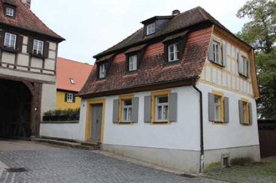 Altes Zollhaus von 1767, helle 3,5-Zimmer-Wohnung in freistehendem Haus, Mainbernheim