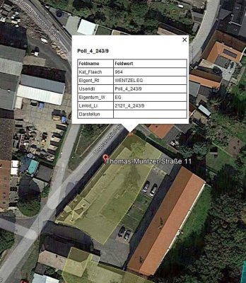 2 Doppelhaushälften mit Nebengebäude, Garagen und Hof