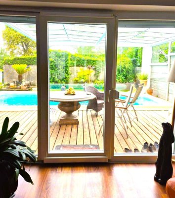 NEU! REIHENHAUS-OASE! POOL! SAUNA! KOMPLETT MÖBLIERT! SEE-NÄHE!