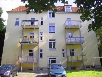Ab Juli 2026: Freundliche 2-Zimmer-Wohnung mit Balkon (Hofseite), Essküche und PKW-Stellplatz