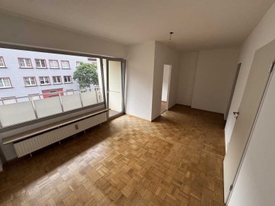 Erstbezug nach Renovierung: freundliche helle 1,5-Zimmer-Wohnung mit Balkon in Köln