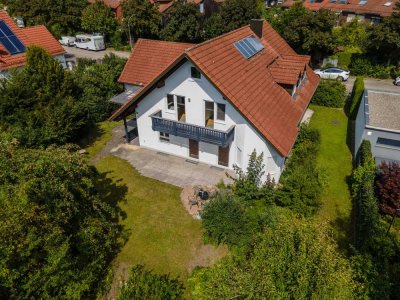 Großzügiges Mehrgenerationenhaus mit unverbaubarem Blick ins Grüne