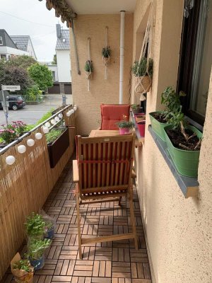 Direkt am Rhein, gepflegte 2-Zimmer-Wohnung mit Balkon