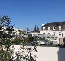 Modern, individuell Wohnen, große Terrasse mit Blick auf Dom und Colonius