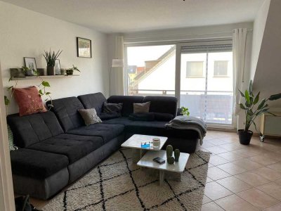 Charmante 2-Zimmer-Dachgeschosswohnung in Köln-Lind mit Stellplatz