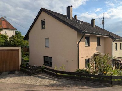 Schöne DHH in ruhiger Lage
