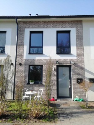 *VB*: 171 m² Familienfreundliches Reihenhaus + Garten + Garage + Stellplatz in Wedel