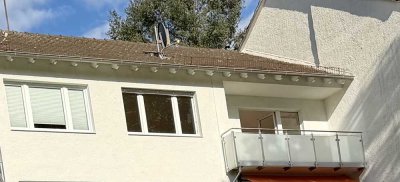 70 qm 3 Zi Whg mit Balkon unsaniert in ruhiger Lage zu verkaufen