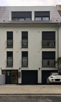 Neuwertige Wohnung mit drei Zimmern und Balkon in Düren