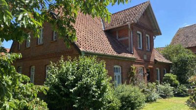 Charmantes Bauernhaus mit Wirtschaftsgebäuden in Bad Bevensen-Seedorf