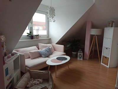 Verspielte DG-Wohnung mit EBK Nähe Norduni