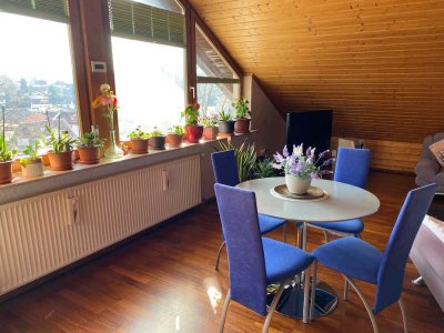 Gemütliche 2,5-ZKB-Dachgeschosswohnung in ruhiger Umgebung