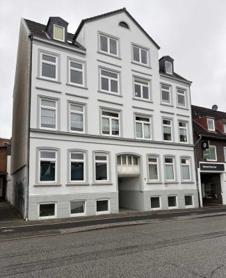Renovierte 2-Zi-Wohnung (inkl. neue EBK) mit ruhigem Balkon, zentral in Kiel