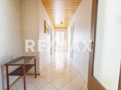RE/MAX: 3-Zi.-Whg. DIREKT BEZUGSFREI! Sehr gepflegte DHH mit 2 x 3-Zi.-Wohnungen in ruhiger Lage