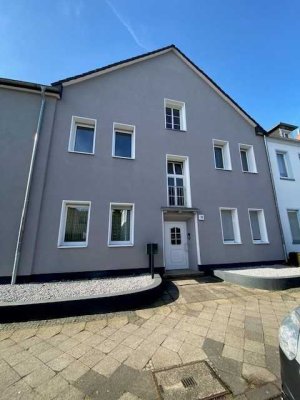 Frisch renovierte 2 -Zi-Wohnung im Zentrum von Hilden