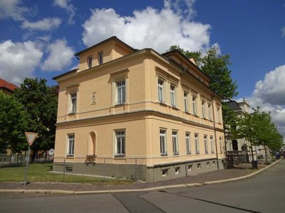Vermietete 2-Raumwohnung mit kleiner EBK und Stpl. in Stadtvilla! Zentrumsnah; Nähe Schwanenteich!