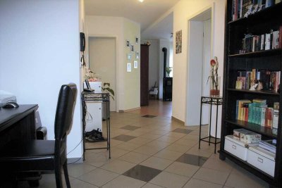 Moderne 2-Zimmer-Erdgeschoss-Wohnung mit Terrasse in gehobener Wohnlage