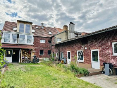 Teilsaniertes Stadthaus in Toplage von Lychen mit 2 Wohneinheiten und separater Einliegerwohnung