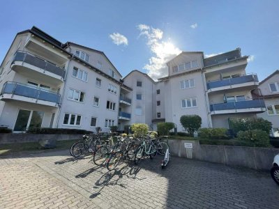 Helle 2-Zimmer-DG-Wohnung mit gemütlicher Loggia und Tiefgaragenstellplatz in Göttingen-Weende