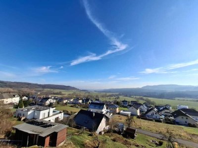 Ein-/Zweifamilienhaus mit unbezahlbarem Weitblick, angrenzendem Baugrundstück sucht neue Eigentümer