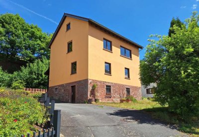 Saniertes Einfamilienhaus - viel Raum für Familien und mit Potential zur Vermietung!