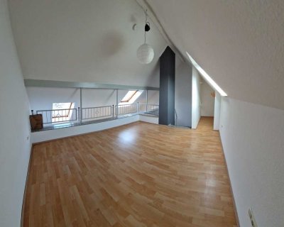 Loft Maisonette - Lichtdurchflutete, großzügige Dachgeschoß Wohnung mit Süd Balkon