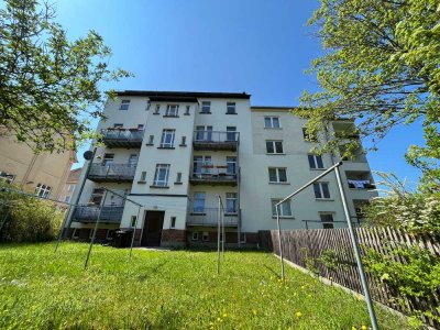 *Schöne, helle, gemütliche 2-Zimmer-DG mit Einbauküche* Stadtrand Plauen