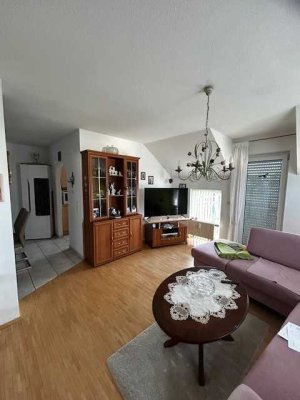 ** R E S E R V I E R T **  Charmante 3-Zimmer-Wohnung mit gehobener Innenausstattung und Garage