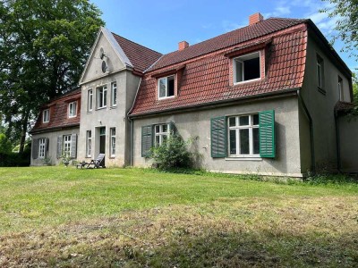 SCHLAFENDE SCHÖNHEIT MIT SANIERUNGSBEDARF