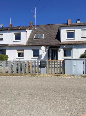 Haus mit viel Entwicklungspotenzial und Doppelgarage in ruhiger Lage von Augsburg-Hammerschmiede