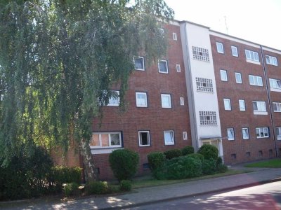 Schöne 4 Zimmer Wohnung mit Tageslichtbad und Balkon