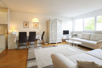 Stilvolle, voll möblierte 2-Zimmer-Wohnung mit einzigartigem Balkon & Wintergartenfunktion