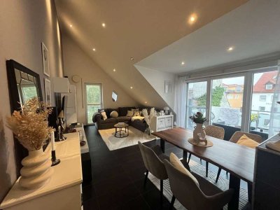 Sonnige Dachgeschosswohnung mit großem Balkon, Garage und Bio-Fernwärme in Gaimersheim