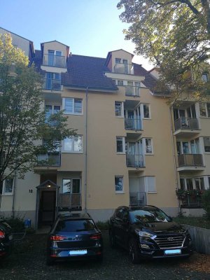 Sehr gut geschnittenes Apartment mit Balkon und Stellplatz!!