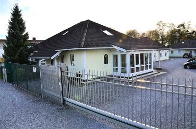 Seltene Gelegenheit. Gewerbeimmobilie mit Wohnhaus im schönen Velbert Tönisheide