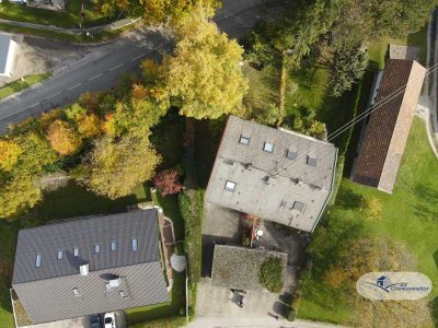 Doppelhaushälfte mit Potenzial: Drei eigenständige Wohnungen unter einem Dach