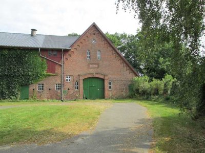 Ruhe. Natur. Freiheit: Idyllisches Bauernhaus mit 5 Zimmern in Henstedt-Ulzburg