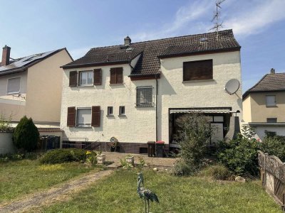 Einfamilienhaus mit 5 Zimmern und Gartenhütte – Steinheim am Main