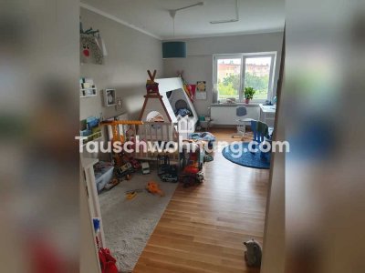 Tauschwohnung: Biete großzüge 3-Raum-Wohnung mit Balkon in grüner Lage
