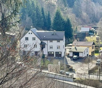 Eigentumswohnung in Doppelhaushälfte mit großzügigem Grundstück und Platz zum Entfalten!