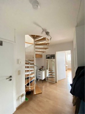 Privatverkauf: Individuell geschnittene 3-Zimmer Maisonette Wohnung