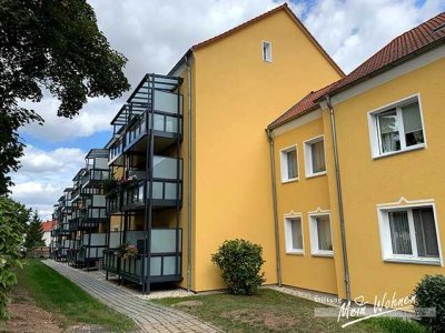 Große 2-R-Wohnung mit Balkon zu vermieten