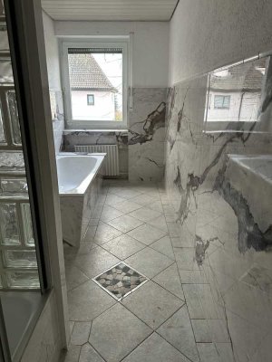 950 € - 100 m² - 4.0 Zi.