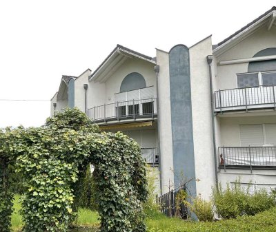 Attraktive 2-Zimmer-Wohnung mit Balkon und EBK in Waldesch