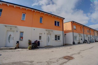 Moderne Doppelhaushälfte mit Wohnkeller, Garten &amp; Top-Ausstattung in 7201 Neudörfl