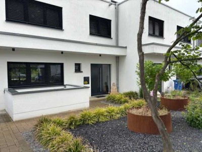 Lev.-Opladen. Neubau-Einfamilienhaus mit Garten in Top-Wohnlage nahe Wald und Wupperaue