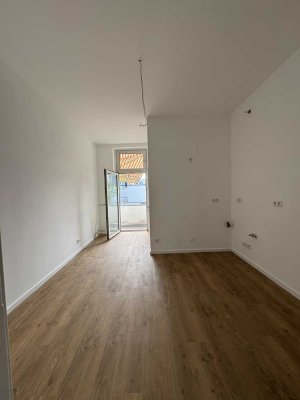 Erstbezug nach Sanierung: stilvolle 2,5-Zimmer-Wohnung mit Balkon in Düsseldorf