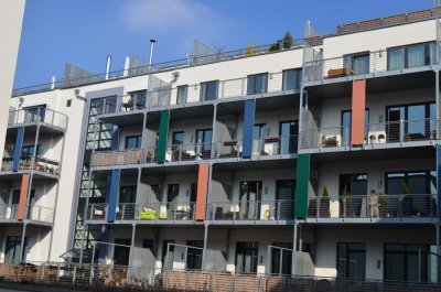 Exklusive 2-Zimmer-Wohnung mit 2 Loggias und Carport in Fürth-Südstadt