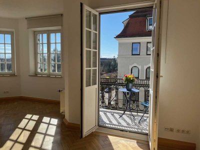 Exklusive 3,5-Zimmer-Wohnung mit Balkon und EBK in München