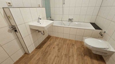 „Modernisierte 3-Zimmer-Wohnung mit Parkett und Gartennutzung – stilvoll wohnen im Grünen“